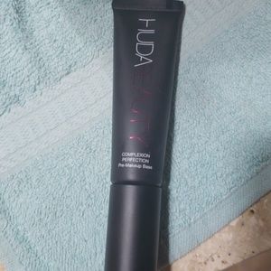 Huda beauty complexion perfection
